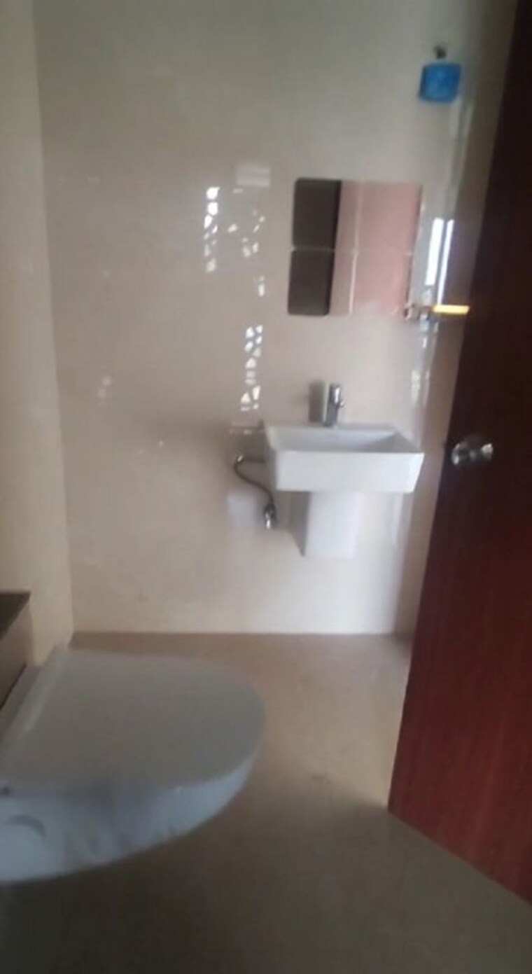 Bathroom, geetanjali-heritage 3 Bedroom 1300 Sq.Ft. Apartment In Chembur Mumbai 9963478