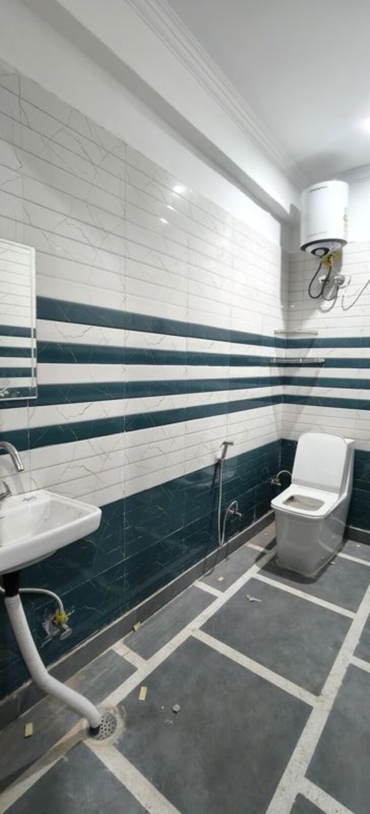 Bathroom, unitech-infospace 1.5 Bedroom 900 Sq.Ft. Builder Floor In Sector 21 Gurgaon 9963529