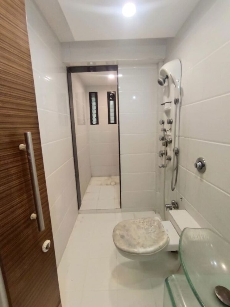 Bathroom, tulsi-pride 3 Bedroom 1450 Sq.Ft. Apartment In Chembur Mumbai 9963528