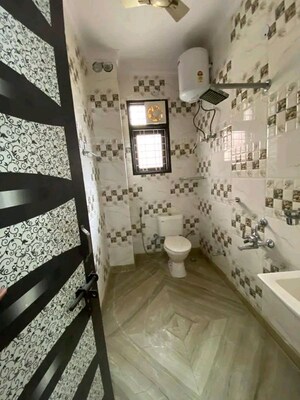 Master Bedroom in 2 BHK Builder Floor at Palm Residency Chhatarpur, Chattarpur – for Rent