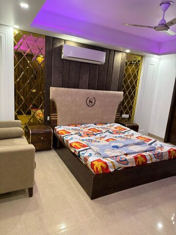 Bedroom in 4 BHK Builder Floor at Ansal Plaza Sector-23, Sector 23 – for Rent