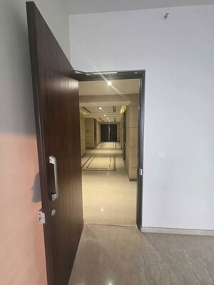 3 BHK Apartment – Entrance View at Piramal Mahalaxmi, Mahalaxmi - for Rent