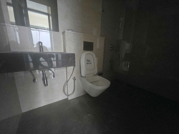 Bathroom, piramal-mahalaxmi 3 Bedroom 1260 Sq.Ft. Apartment In Mahalaxmi Mumbai 9963568