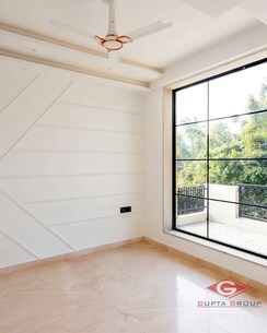 5 BHK + Servant Room Independent House For Sale in Vasant Vihar