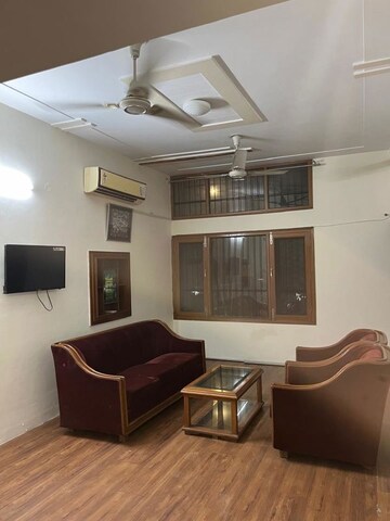 Living Room in 6+ BHK Independent House at Sector 35 – for Sale