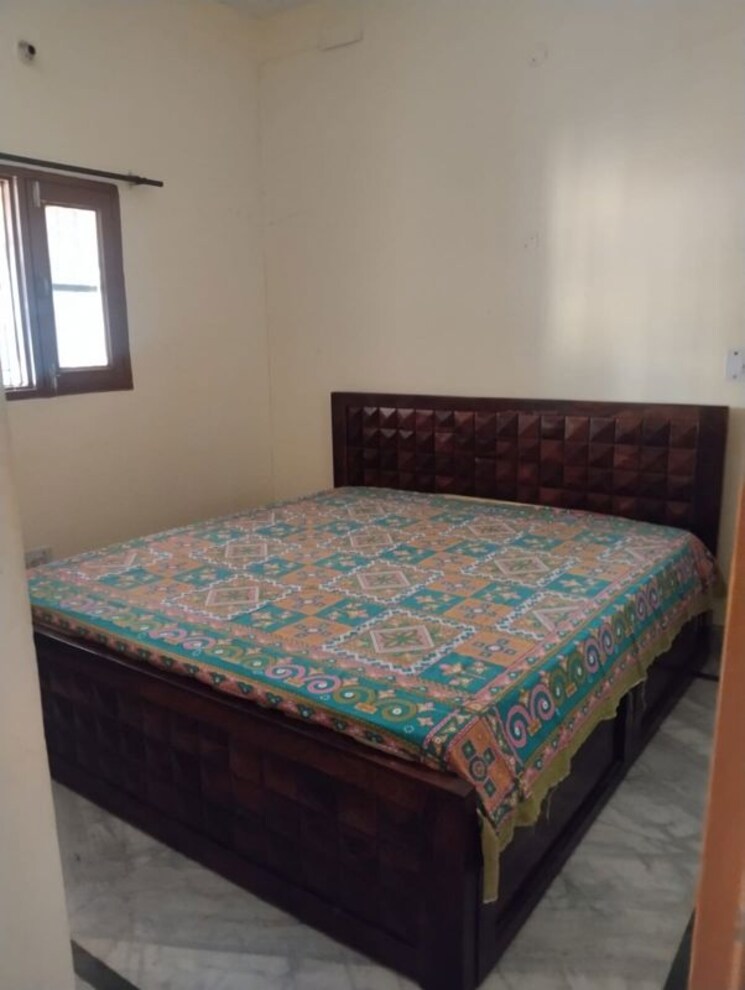 Bedroom, sector 35 6+ Bedroom 528 Sq.Ft. Independent House In Sector 35 Chandigarh 9963623