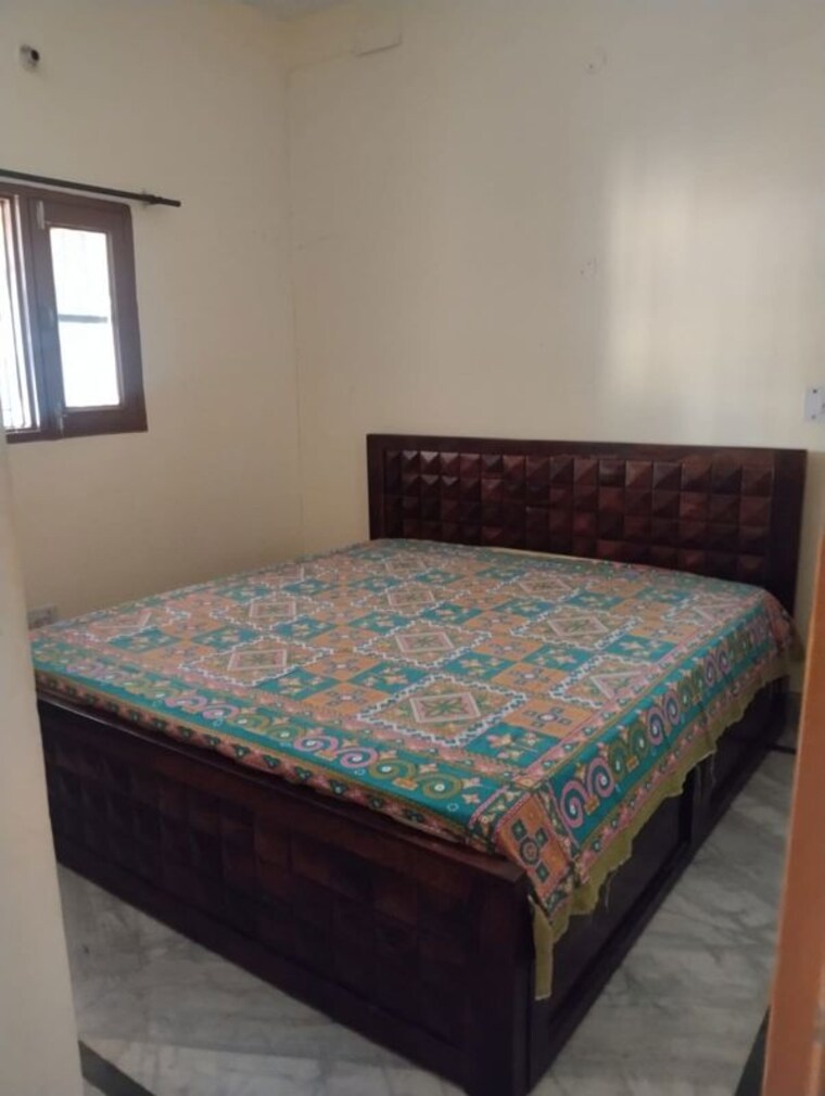 Bedroom, sector 35 6+ Bedroom 528 Sq.Ft. Independent House In Sector 35 Chandigarh 9963623