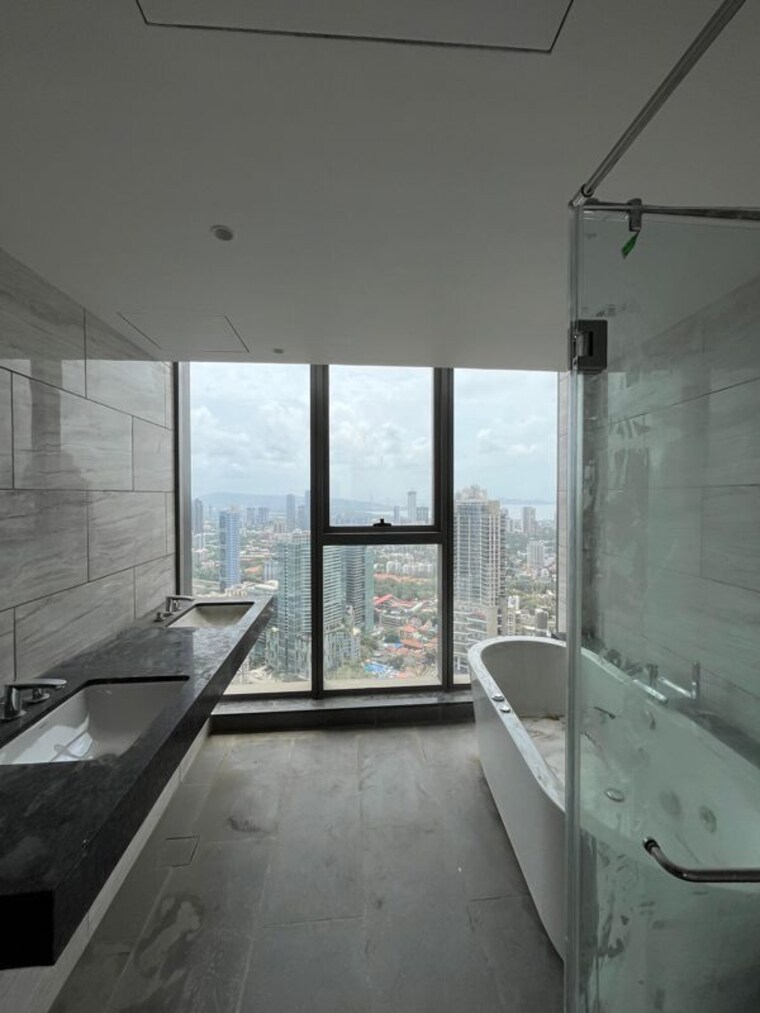 Bathroom, rustomjee-crown 4 Bedroom 2550 Sq.Ft. Apartment In Prabhadevi Mumbai 9963627