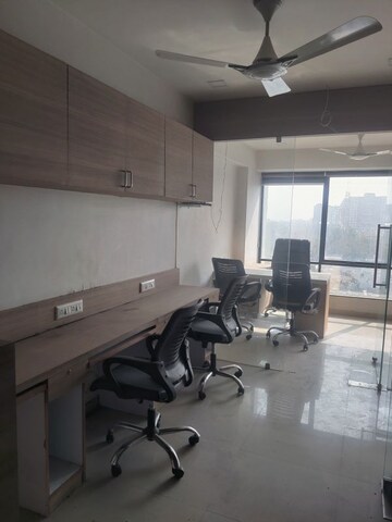  Office Space For Rent in Signature 1, Makarba