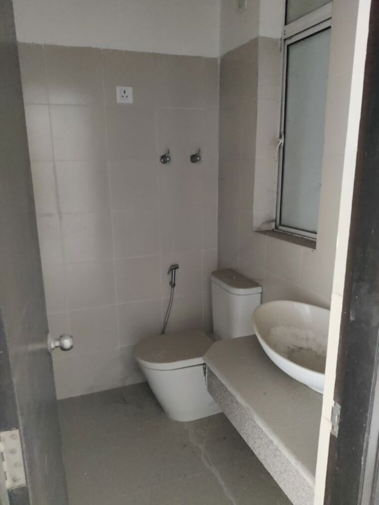 Bathroom, indiabulls-centrum-park 3 Bedroom 1900 Sq.Ft. Apartment In Sector 103 Gurgaon 9963679