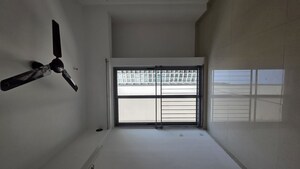 Room in 2 BHK Apartment at Kyraa Park, Balkum Pada – for Sale