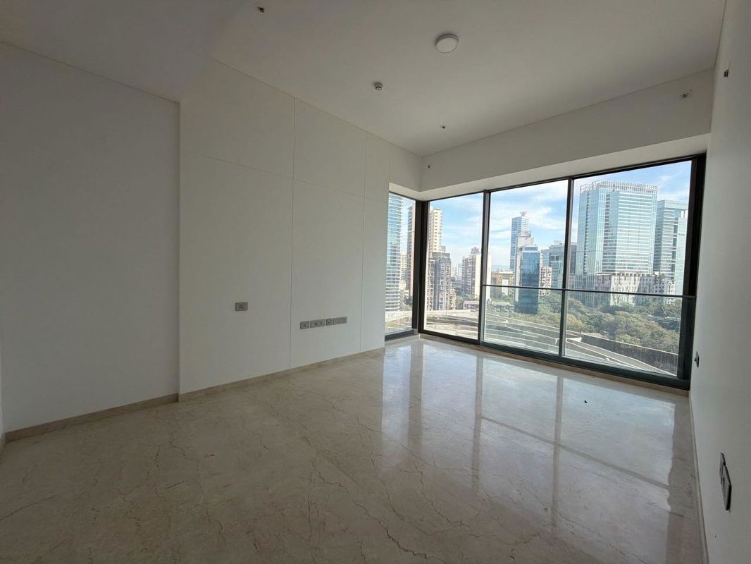 4 BHK + Pooja Room,Extra Room Apartment For Rent in Rustomjee Crown