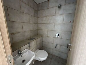 Bathroom in 4 BHK Apartment at Rustomjee Crown, Prabhadevi – for Rent