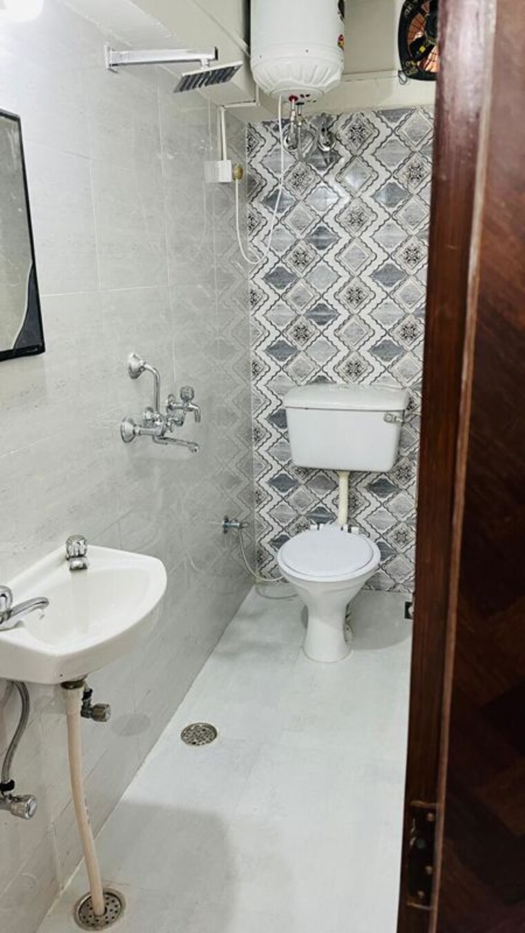 Bathroom, sector 35 3 Bedroom 2000 Sq.Ft. Independent House In Sector 35 Chandigarh 9963710