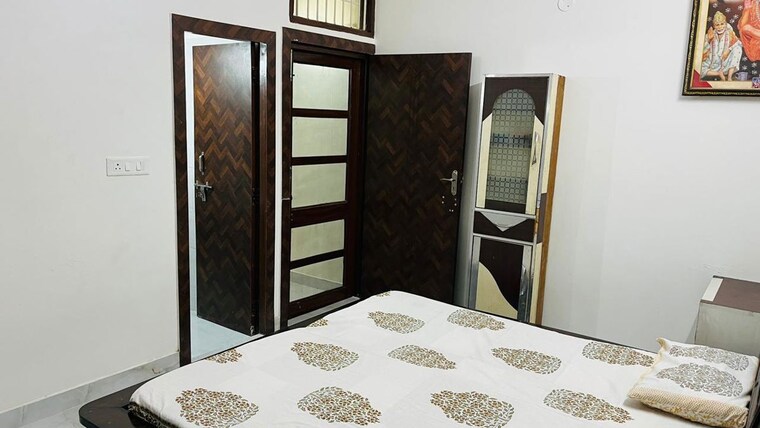 Room, sector 35 3 Bedroom 2000 Sq.Ft. Independent House In Sector 35 Chandigarh 9963710