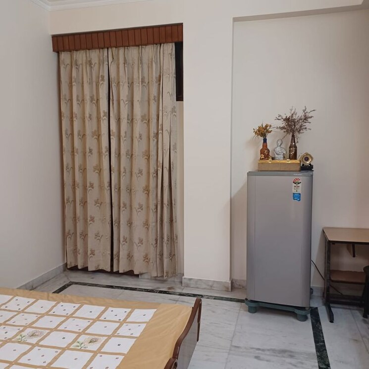 Room, sector 35 3 Bedroom 2000 Sq.Ft. Independent House In Sector 35 Chandigarh 9963710