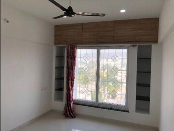 Room in 2 BHK Apartment at Amit Ved Vihar, Kothrud – for Rent