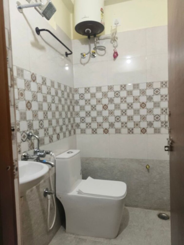 Bathroom, begumpet 1 Bedroom 430 Sq.Ft. Builder Floor In Begumpet Hyderabad 9963745