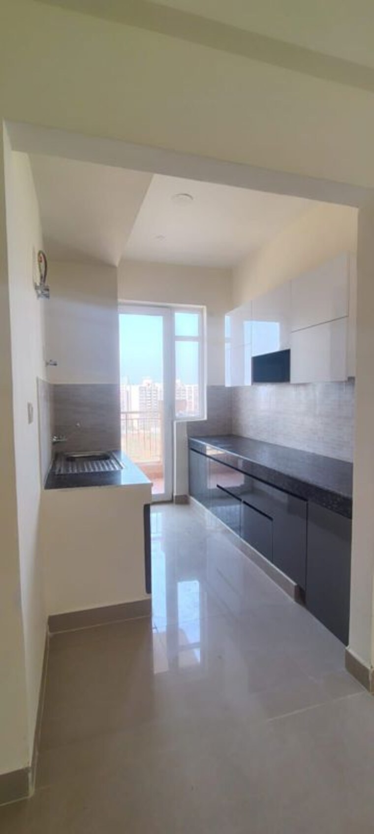 Kitchen, emaar-palm-gardens 3 Bedroom 1900 Sq.Ft. Apartment In Sector 83 Gurgaon 9963754