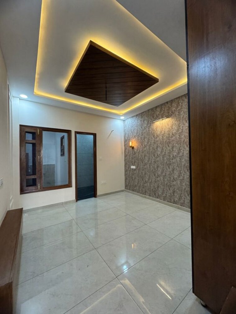 Room, sunny enclave 4 Bedroom 140 Sq.Yd. Independent House In Sunny Enclave Mohali 9963767