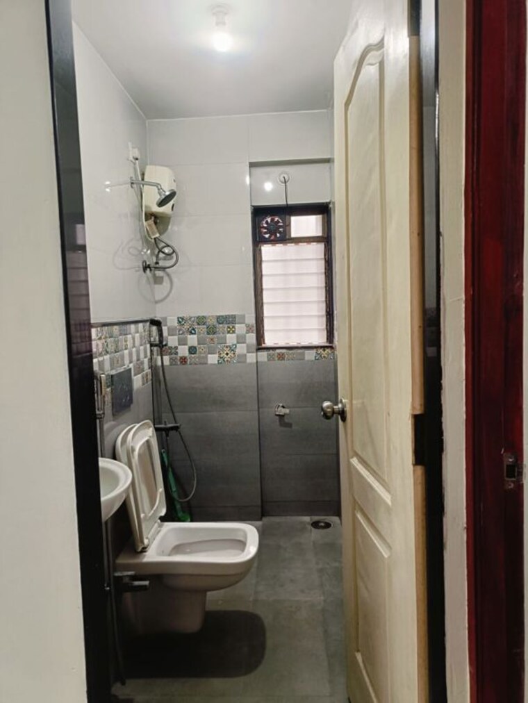 Bathroom, chembur 2.5 Bedroom 1040 Sq.Ft. Apartment In Chembur Mumbai 9963723