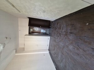 Furnished Amenities in 3 BHK Apartment at Mahagun Moderne, Sector 78 – for Sale