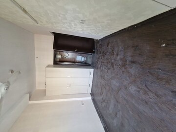 Furnished Amenities in 3 BHK Apartment at Mahagun Moderne, Sector 78 – for Sale