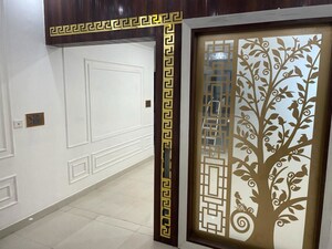 Room in 2.5 BHK Apartment at Mahagun Mirabella, Sector 79 – for Rent