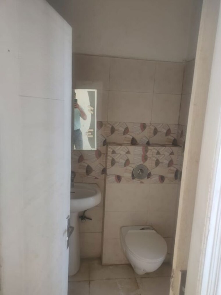 Bathroom, mona-greens 3 Bedroom 1450 Sq.Ft. Apartment In Ghazipur Zirakpur 9963805