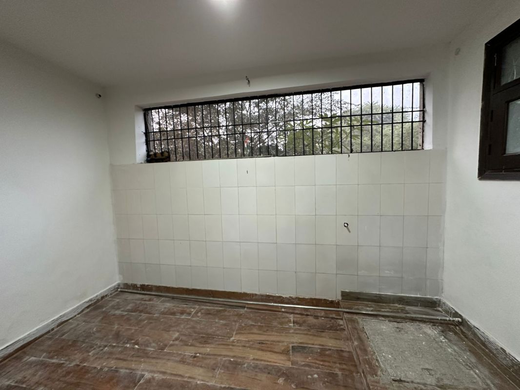 2 BHK Builder Floor For Sale in Saket
