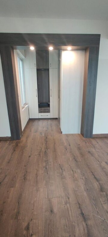 Room in 3 BHK Apartment at Emaar Palm Gardens, Sector 83 – for Sale