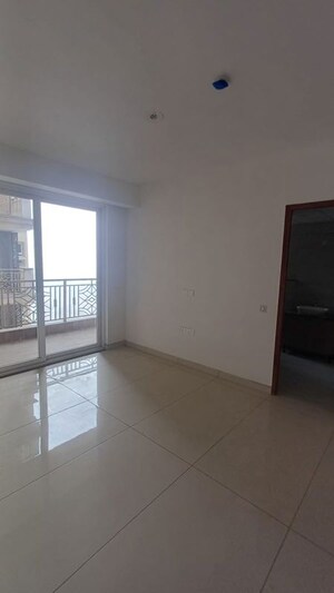 Room in 3 BHK Apartment at Sector 82 – for Sale