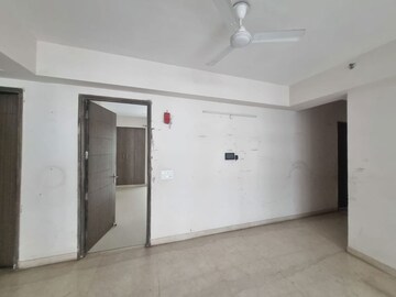 Room in 4 BHK Apartment at Parx Laureate, Sector 108 – for Rent