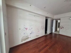 Room in 4 BHK Apartment at Parx Laureate, Sector 108 – for Rent