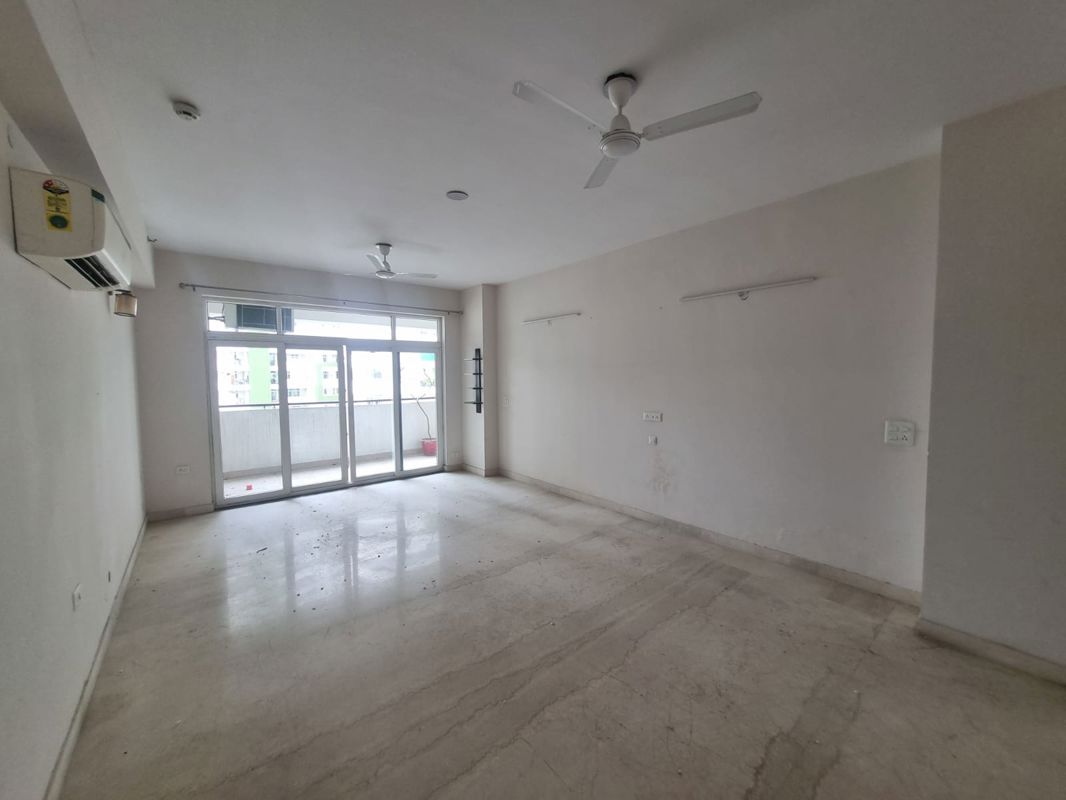 4 BHK + Servant Room Apartment For Rent in Parx Laureate