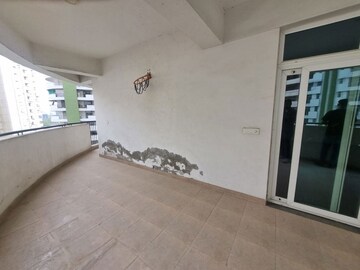 Room in 4 BHK Apartment at Parx Laureate, Sector 108 – for Rent