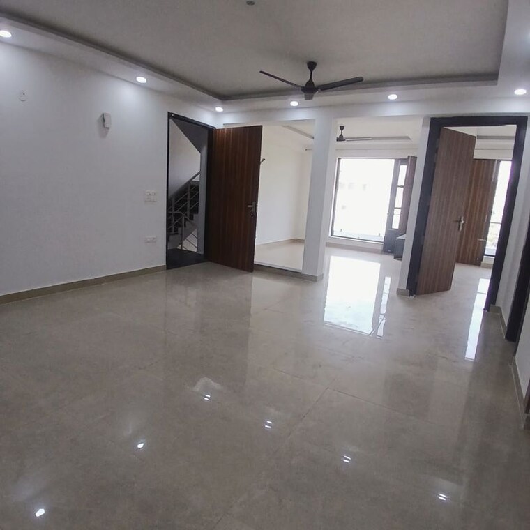Room, sector 23 3 Bedroom 1800 Sq.Ft. Builder Floor In Sector 23 Gurgaon 9963839
