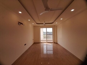 Room in 4 BHK Builder Floor at Sector 85 – for Sale