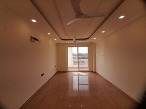 Room in 4 BHK Builder Floor at Sector 85 – for Sale