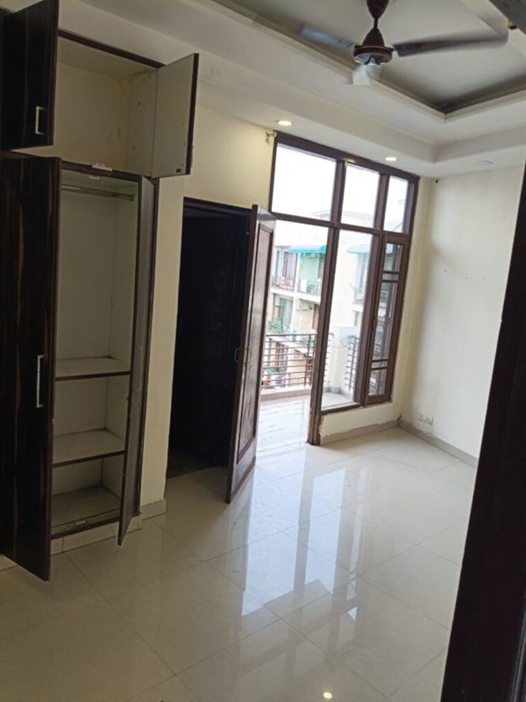 Room, guru-nanak-enclave 3 Bedroom 1100 Sq.Ft. Apartment In Dhakoli Zirakpur 9963840
