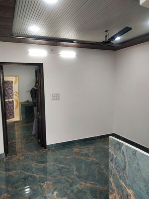 Room in 1.5 BHK Builder Floor at NDA Rail Vihar, Sector 33 – for Rent