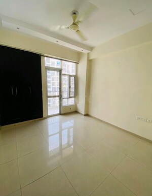 3 BHK Apartment For Sale in Prateek Wisteria, Sector 77