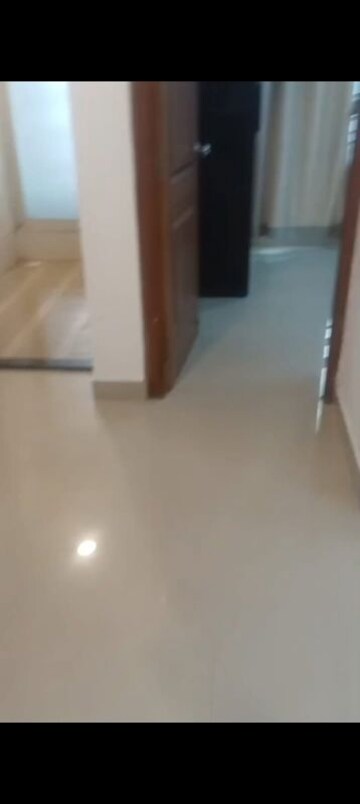 Room in 2 BHK Apartment at Fairmont Palazo, Santacruz East – for Rent