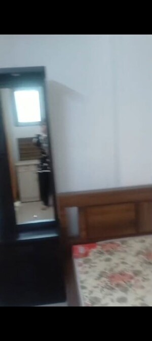 Room in 2 BHK Apartment at Fairmont Palazo, Santacruz East – for Rent