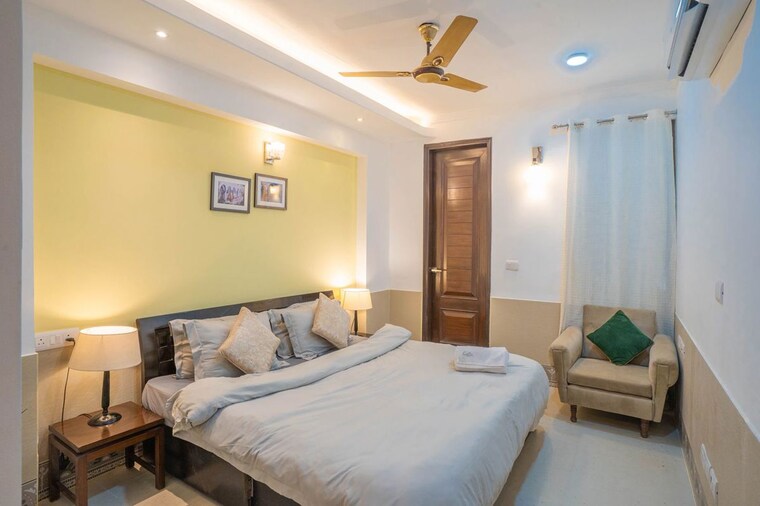 Bedroom, saket 2 Bedroom 150 Sq.Yd. Builder Floor In Saket Delhi 9963926