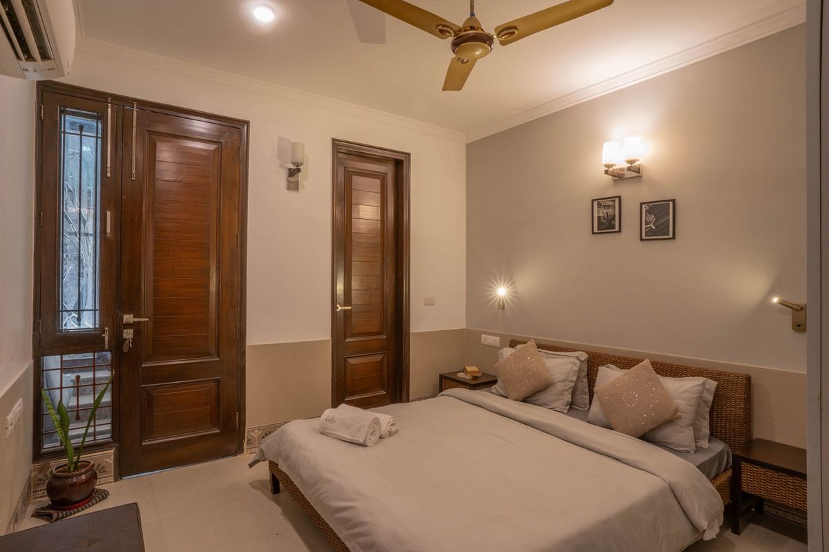 2 BHK Builder Floor For Sale in Saket