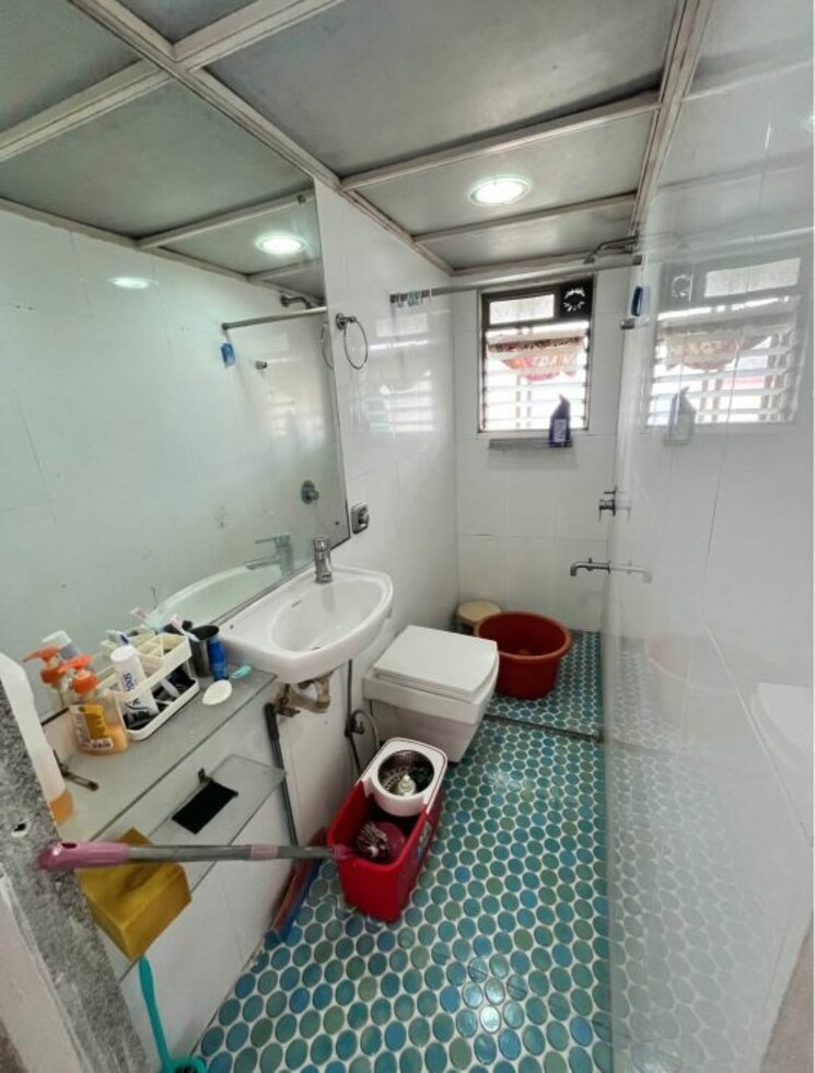 Team Area, juhu-scheme 4 Bedroom 2400 Sq.Ft. Apartment In Juhu Mumbai 9963941