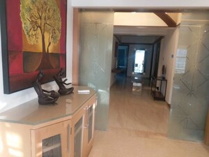 Living Room in 4 BHK Apartment at Juhu Scheme, Juhu – for Rent