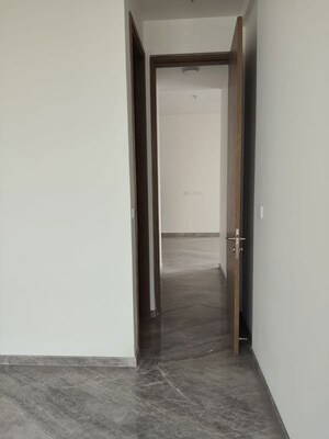 Room in 3 BHK Apartment at Prestige Jasdan Classic, Mahalaxmi – for Rent