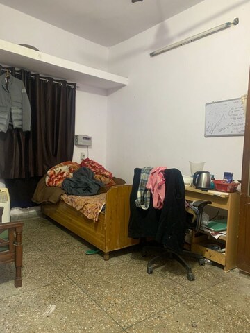 1 RK Apartment For Rent in Katwaria Sarai